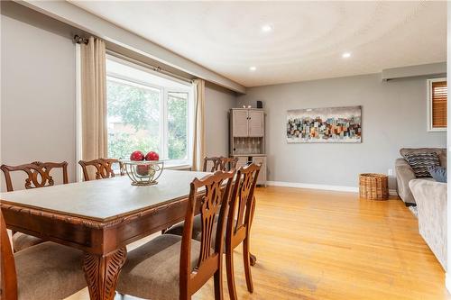 299 Carson Drive, Hamilton, ON - Indoor Photo Showing Dining Room