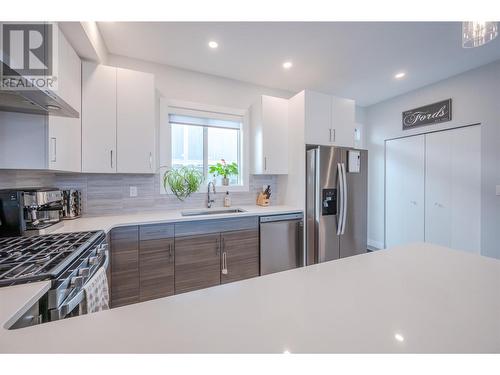 253 Norton Street Unit# 113, Penticton, BC - Indoor Photo Showing Kitchen With Stainless Steel Kitchen