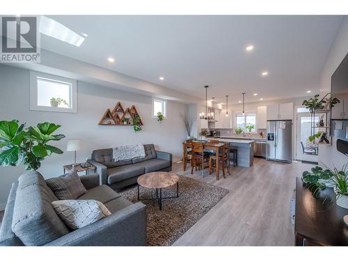 253 Norton Street Unit# 113, Penticton, BC - Indoor Photo Showing Living Room