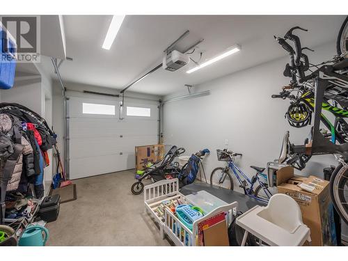 253 Norton Street Unit# 113, Penticton, BC - Indoor Photo Showing Garage