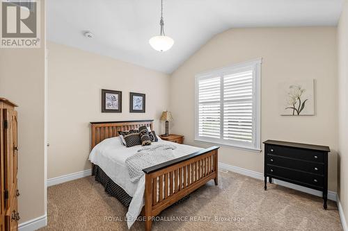 17 Rosslyn Drive, Brighton, ON - Indoor Photo Showing Bedroom