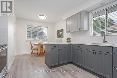 5 Shea Crescent, Kitchener, ON - Indoor Photo Showing Kitchen