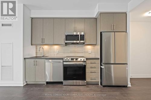 1108 - 105 Oneida Crescent S, Richmond Hill (Langstaff), ON - Indoor Photo Showing Kitchen With Upgraded Kitchen