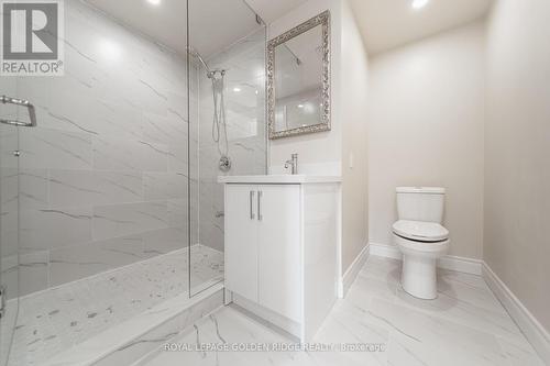 151 Old Surrey Lane, Richmond Hill (South Richvale), ON - Indoor Photo Showing Bathroom