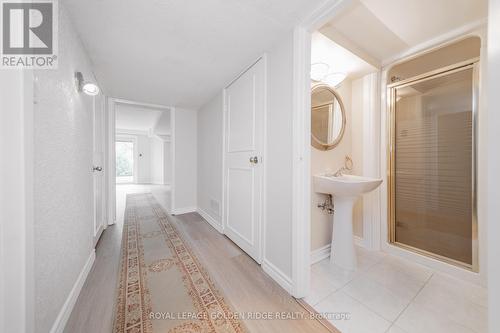 151 Old Surrey Lane, Richmond Hill (South Richvale), ON - Indoor Photo Showing Bathroom