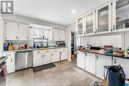 48 Devonshire Avenue S, Tillsonburg, ON - Indoor Photo Showing Kitchen