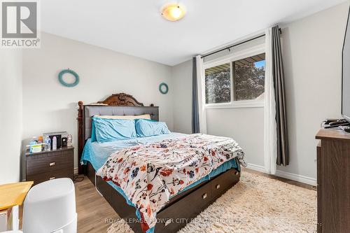 48 Devonshire Avenue S, Tillsonburg, ON - Indoor Photo Showing Bedroom