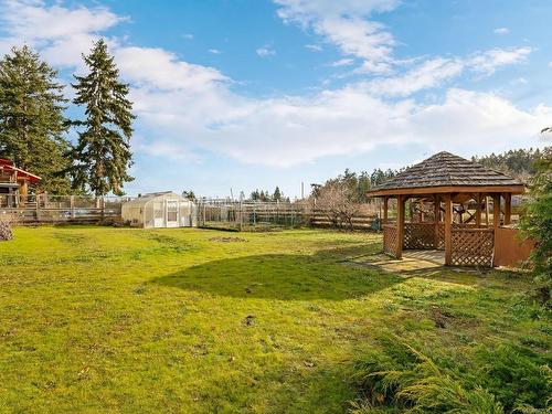 1010 Surfside Dr, Qualicum Beach, BC 