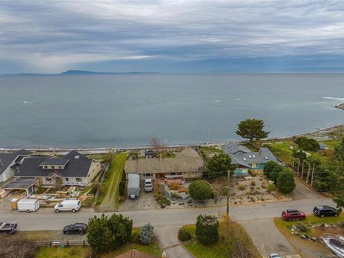 1010 Surfside Dr, Qualicum Beach, BC 