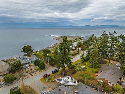 1010 Surfside Dr, Qualicum Beach, BC 