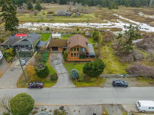 1010 Surfside Dr, Qualicum Beach, BC 