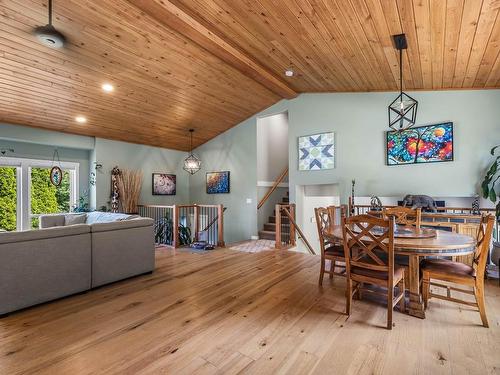 736 Durango Drive, Kamloops, BC - Indoor Photo Showing Dining Room