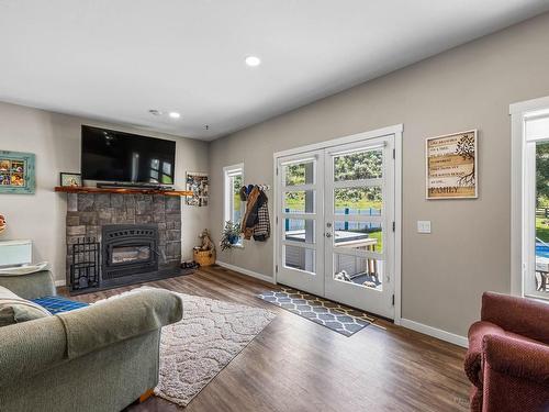 736 Durango Drive, Kamloops, BC - Indoor Photo Showing Living Room With Fireplace