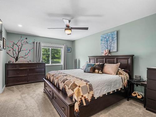 736 Durango Drive, Kamloops, BC - Indoor Photo Showing Bedroom