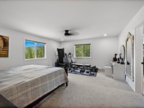 1033 Bohill Place, Clearwater, BC - Indoor Photo Showing Bedroom