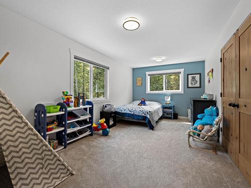 1033 Bohill Place, Clearwater, BC - Indoor Photo Showing Bedroom