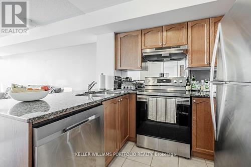 404 - 18 Valley Woods Road, Toronto (Parkwoods-Donalda), ON - Indoor Photo Showing Kitchen With Double Sink