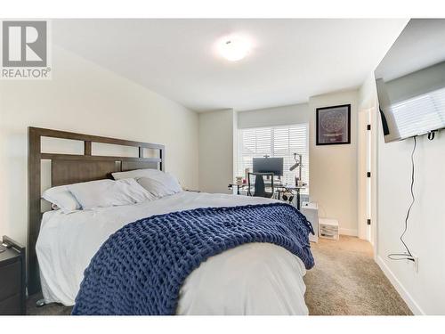 307 Glen Park Drive Unit# 29, Kelowna, BC - Indoor Photo Showing Bedroom