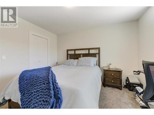 307 Glen Park Drive Unit# 29, Kelowna, BC - Indoor Photo Showing Bedroom