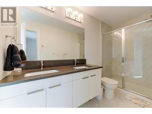 307 Glen Park Drive Unit# 29, Kelowna, BC - Indoor Photo Showing Bathroom