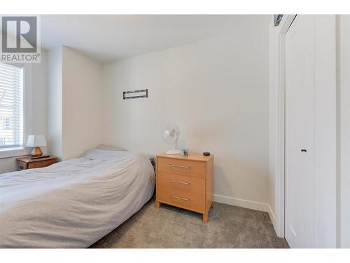 307 Glen Park Drive Unit# 29, Kelowna, BC - Indoor Photo Showing Bedroom