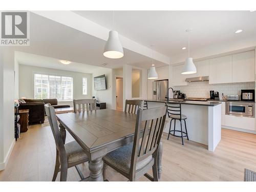 307 Glen Park Drive Unit# 29, Kelowna, BC - Indoor Photo Showing Dining Room