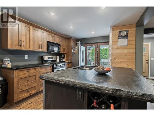 3402 24A Avenue, Vernon, BC - Indoor Photo Showing Kitchen