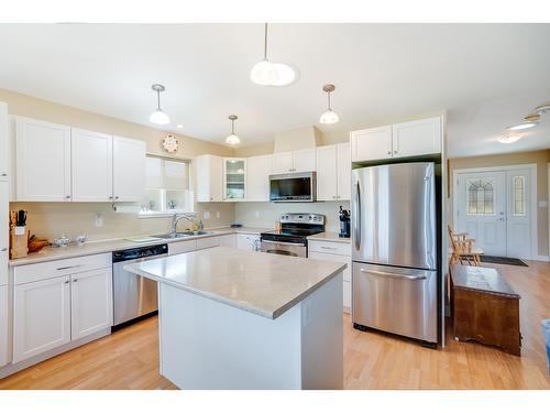 111 - 4200 Grandview Drive, Castlegar, BC - Indoor Photo Showing Kitchen With Double Sink With Upgraded Kitchen