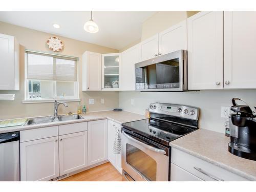 111 - 4200 Grandview Drive, Castlegar, BC - Indoor Photo Showing Kitchen With Double Sink