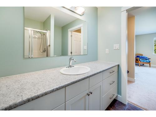 111 - 4200 Grandview Drive, Castlegar, BC - Indoor Photo Showing Bathroom