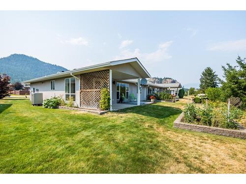 111 - 4200 Grandview Drive, Castlegar, BC - Outdoor