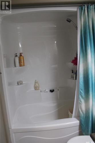 86 Cameron Way, Yorkton, SK - Indoor Photo Showing Bathroom