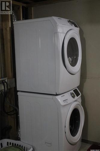 86 Cameron Way, Yorkton, SK - Indoor Photo Showing Laundry Room