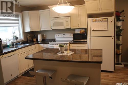 86 Cameron Way, Yorkton, SK - Indoor Photo Showing Kitchen With Double Sink