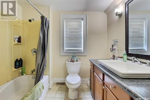 1550 Robinson Street, Regina, SK - Indoor Photo Showing Bathroom