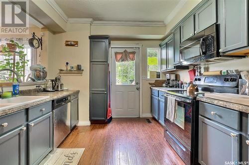 1550 Robinson Street, Regina, SK - Indoor Photo Showing Kitchen