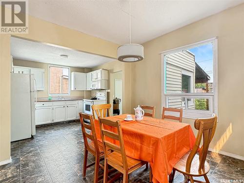 1472 99Th Street, North Battleford, SK - Indoor Photo Showing Dining Room