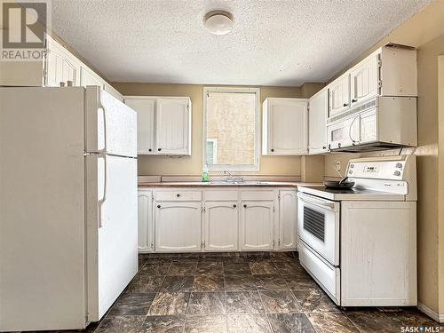 1472 99Th Street, North Battleford, SK - Indoor Photo Showing Kitchen