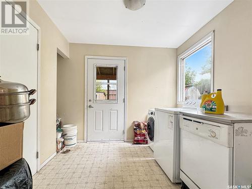 1472 99Th Street, North Battleford, SK - Indoor Photo Showing Laundry Room