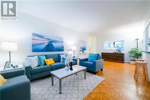 1402 - 215 Glenridge Avenue, St. Catharines, ON - Indoor Photo Showing Living Room