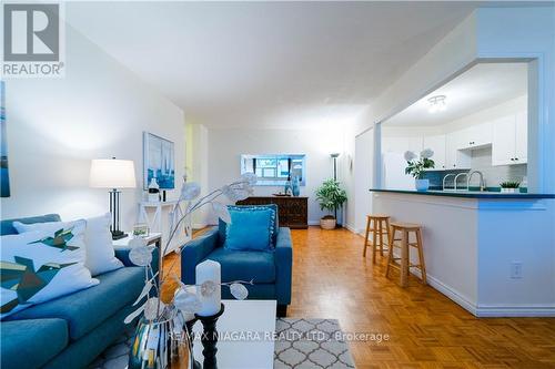 1402 - 215 Glenridge Avenue, St. Catharines, ON - Indoor Photo Showing Living Room