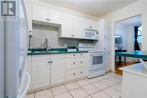 1402 - 215 Glenridge Avenue, St. Catharines, ON - Indoor Photo Showing Kitchen