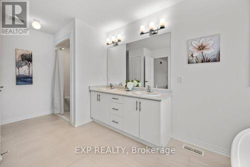 48 - 4552 Portage Road, Niagara Falls, ON - Indoor Photo Showing Bathroom