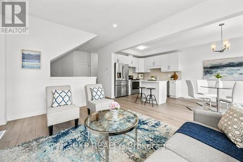 48 - 4552 Portage Road, Niagara Falls, ON - Indoor Photo Showing Living Room