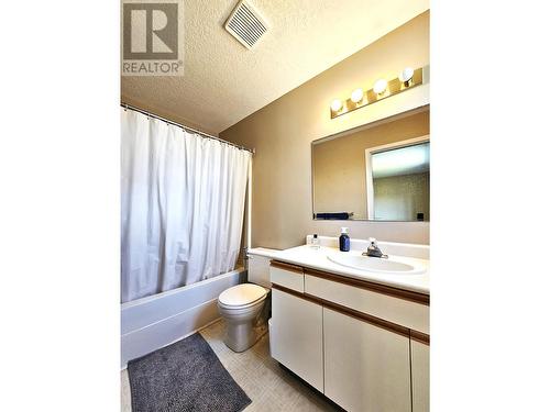 577 Harper Street, Prince George, BC - Indoor Photo Showing Bathroom