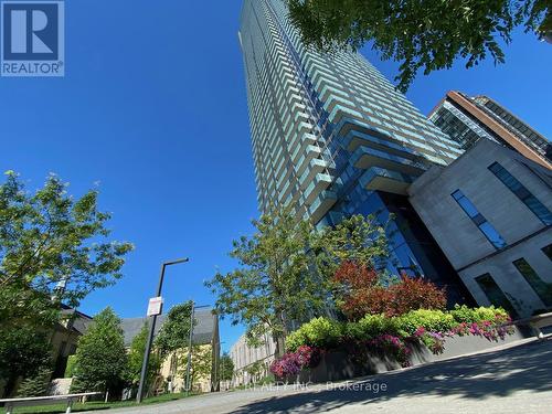 4407 - 1080 Bay Street, Toronto (Bay Street Corridor), ON - Outdoor