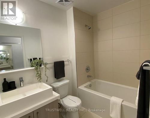 4407 - 1080 Bay Street, Toronto (Bay Street Corridor), ON - Indoor Photo Showing Bathroom