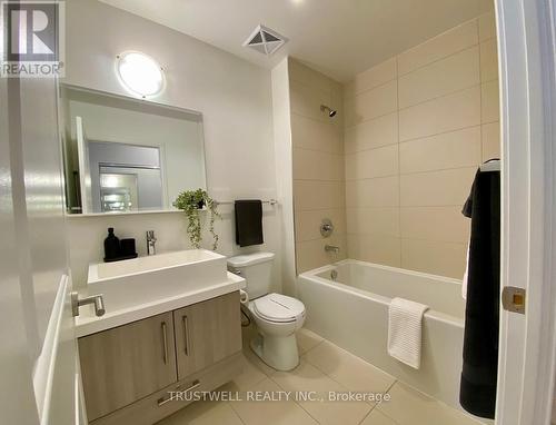 4407 - 1080 Bay Street, Toronto (Bay Street Corridor), ON - Indoor Photo Showing Bathroom