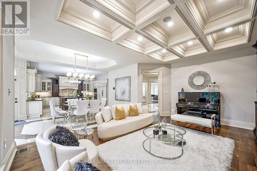 18 Heathcote Avenue, Toronto (St. Andrew-Windfields), ON - Indoor Photo Showing Living Room