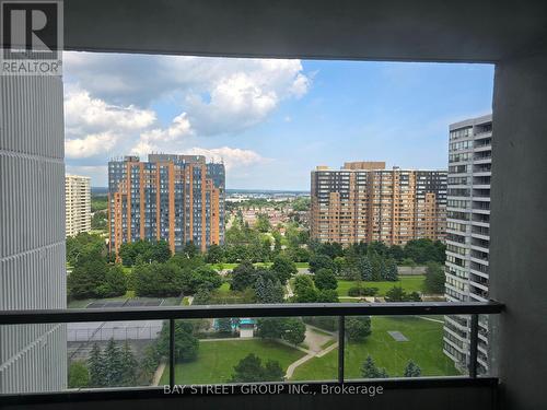 1609 - 300 Alton Towers Circle, Toronto (Milliken), ON - Outdoor